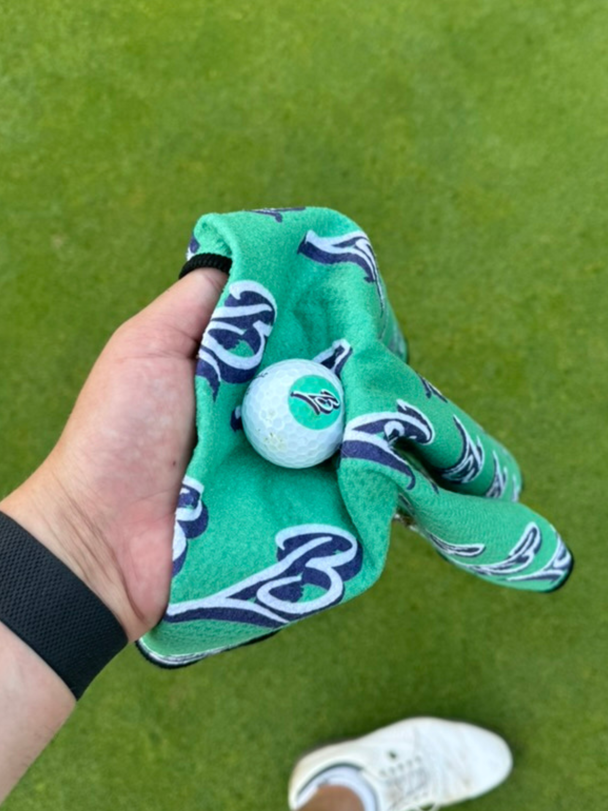 Green Hyperweave golf towel product detail